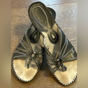 Clarks Artisan Series Contrast Stitch Black Leather Thong Sandals